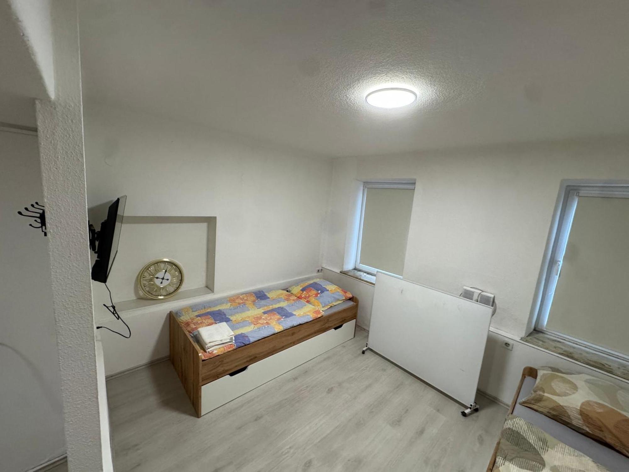 1 Schlafzimmer Apartment *